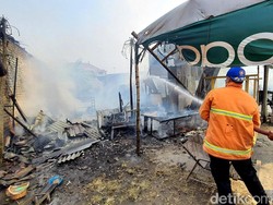 Kios Es Teh di Mojokerto Dibakar Tetangga Merambat Ludeskan 3 Warung-1 Rumah