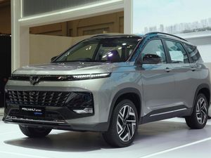 Mejeng di GIIAS 2023, Ini Pembaruan di Wuling New Almaz RS Mejeng di GIIAS 2023, Ini Pembaruan di Wuling New Almaz RS
