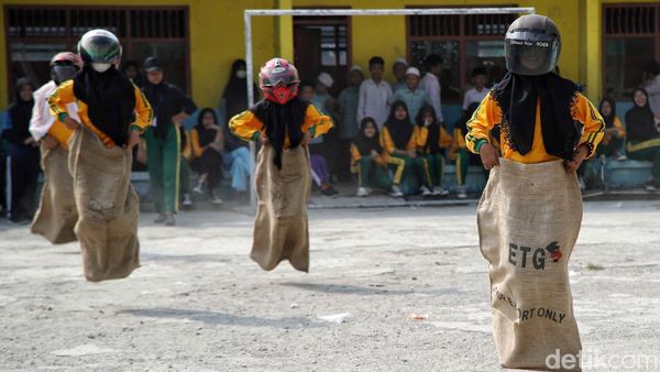 Begini Keseruan Pelajar Ikuti Lomba Kemerdekaan