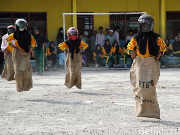 Begini Keseruan Pelajar Ikuti Lomba Kemerdekaan