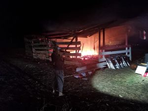 3 Pria Bakar Kantor-Bunuh Kepala Distrik di Fakfak Papua Ditangkap! 3 Pria Bakar Kantor-Bunuh Kepala Distrik di Fakfak Papua Ditangkap!