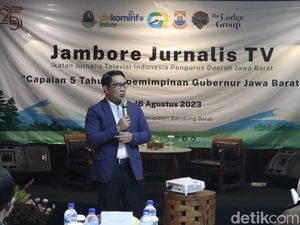 Ridwan Kamil Cerita Dilarang Jadi Cagub DKI Meski Logistik Aman Ridwan Kamil Cerita Dilarang Jadi Cagub DKI Meski Logistik Aman
