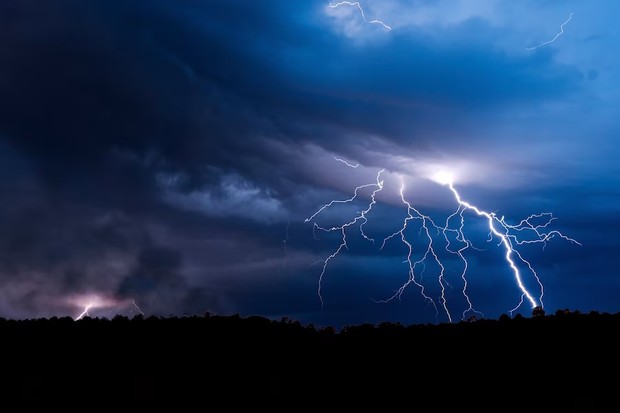 Things That Happen During a Thunderstorm/ Photo: Freepik