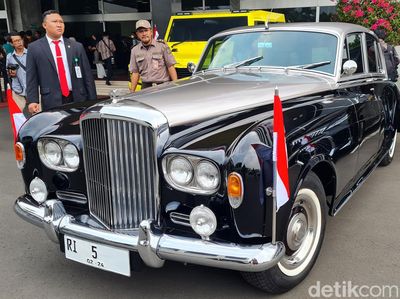 Ini Mobil Mewah Tunggangan Bamsoet ke Sidang Tahunan yang Harganya Ngagetin