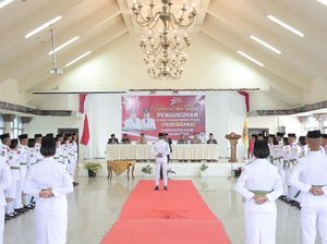 Jelang Upacara HUT RI Ke-78, Bupati Dairi Kukuhkan 45 Anggota Paskibraka