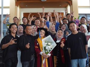 Jian Ayune Sundul Langit Diklaim Bupati Ponorogo Punya Modal Nama Jika Nyaleg Jian Ayune Sundul Langit Diklaim Bupati Ponorogo Punya Modal Nama Jika Nyaleg