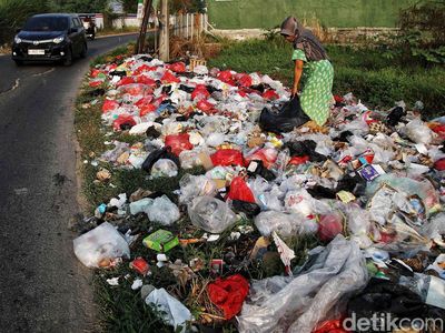 Jorok! Sampah Menumpuk di Tarumajaya Kabupaten Bekasi