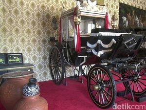 Bawa Duplikat Bendera Pusaka, Kereta Kencana Ki Jaga Rasa Diurus Khusus Bawa Duplikat Bendera Pusaka, Kereta Kencana Ki Jaga Rasa Diurus Khusus