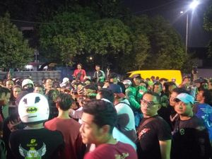 Pecah Ricuh YouTuber Vs Ojol Buntut Konten Cegat Motor Lawan Arah Pecah Ricuh YouTuber Vs Ojol Buntut Konten Cegat Motor Lawan Arah