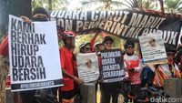 Komunitas Sepeda Demo di Balai Kota Terkait Polusi Udara Jakarta