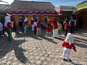 Lika-liku Rofiqoheni Bangun SLB Plus Raharja Tanjungsari Lika-liku Rofiqoheni Bangun SLB Plus Raharja Tanjungsari