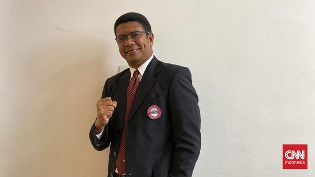 Loudry Maspaitella, Legenda bola Voli Indonesia. (CNN Indonesia/Muhammad Ikhwanuddin)
