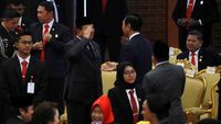 Momen Prabowo Beri Hormat ke Luhut Sebelum Sidang Tahunan MPR
