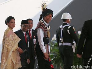Jokowi Tiba di Gedung DPR/MPR RI, Pakai Baju Adat Tanimbar
