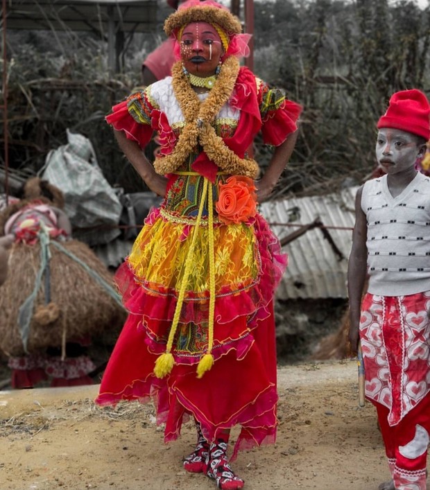 Pakaian tradisional Gabon saat festival kemerdekaan/Foto: Forafricans.tumblr.com/Alberto Dikoume perayaan hari kemerdekaan 17 agustus di gabon