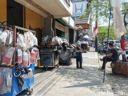 Mengintip Surga Aksesori Mobil di Jalan Banceuy Bandung