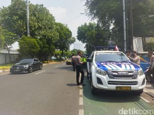 Kasus Pengeroyokan YouTuber Cegat Motor Lawan Arah di Tebet Didamaikan Kasus Pengeroyokan YouTuber Cegat Motor Lawan Arah di Tebet Didamaikan