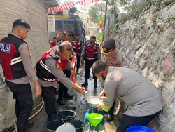 Pengeluaran Uang Nengsih Bengkak gegara Krisis Air Bersih