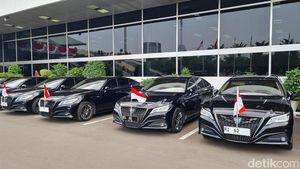 Potret Mobil Dinas Pejabat Negara, Toyota Crown Hybrid