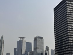 Tak Ada Langit Biru di Jakarta, Begini Efek Buruk Polusi dan Sinar UV ke Kulit