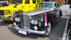 Potret Mobil Bentley Klasik yang Ditumpangi Bamsoet ke Sidang Tahunan