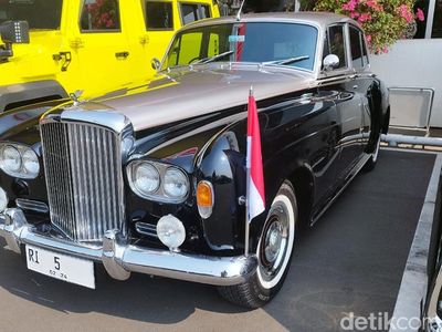 Potret Mobil Bentley Klasik yang Ditumpangi Bamsoet ke Sidang Tahunan