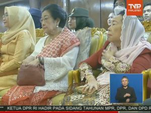 Sinta Nuriyah dan Yenny Wahid Duduk Dekat Megawati di Sidang Tahunan 2023