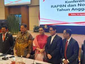 Sri Mulyani Digoda Airlangga-Basuki Gegara Pakai Kebaya Warna Pink ala Barbie Sri Mulyani Digoda Airlangga-Basuki Gegara Pakai Kebaya Warna Pink ala Barbie