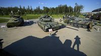 Tank-tank Ukraina yang Rusak Dipamerkan di Moskow