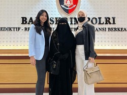 Umi Pipik dan Marissya Icha Polisikan Oklin Fia Terkait Dugaan Tindak Pornografi