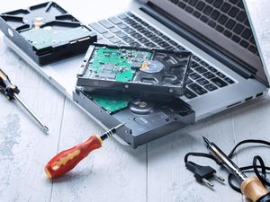 Teknisi Komputer: Tugas, Skill yang Harus Dimiliki dan Jurusan Kuliahnya Teknisi Komputer: Tugas, Skill yang Harus Dimiliki dan Jurusan Kuliahnya