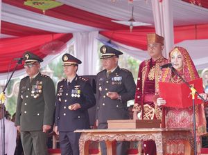 Momen Bupati Klaten Pimpin Upacara HUT Ke-78 RI di Alun-alun Momen Bupati Klaten Pimpin Upacara HUT Ke-78 RI di Alun-alun