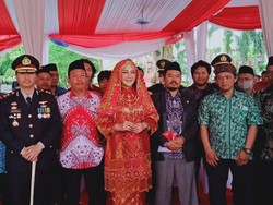 Bupati Klaten Kenakan Baju Adat Koto Gadang Saat Upacara HUT Ke-78 RI