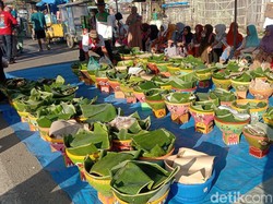 Doa dan Tumpeng Warga Indramayu di HUT ke-78 RI
