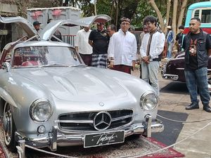 Adu Gaya Ratusan Motor-Mobil di Ajang Custom War Denpasar Adu Gaya Ratusan Motor-Mobil di Ajang Custom War Denpasar
