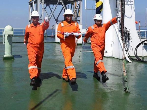 Intip Upacara HUT RI di Atas Kapal Raksasa Pertamina