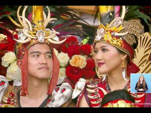 Upacara di Istana, Kaesang-Erina Pakai Baju Adat Kawasaran dari Minahasa Upacara di Istana, Kaesang-Erina Pakai Baju Adat Kawasaran dari Minahasa