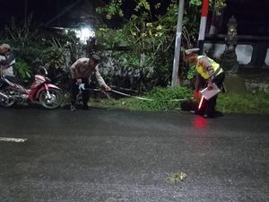 Sedan Seruduk Motor di Karangasem, 1 Orang Tewas Sedan Seruduk Motor di Karangasem, 1 Orang Tewas