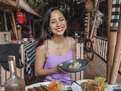 Kirana Larasati Keluar PDIP, Intip Momennya Saat Kulineran dan Masak