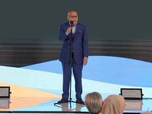 Komut BNI Ungkap Langkah Penting Pertahankan Resiliensi Perbankan Komut BNI Ungkap Langkah Penting Pertahankan Resiliensi Perbankan