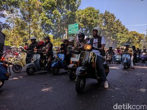 Merayakan Kemerdekaan ala Pencinta Vespa hingga Emak-emak
