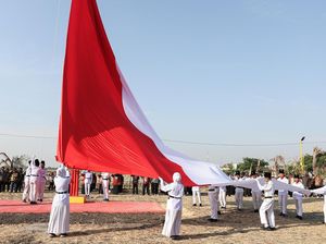 Tata Cara Pengibaran Bendera Merah Putih yang Benar, Jangan Sampai Keliru! Tata Cara Pengibaran Bendera Merah Putih yang Benar, Jangan Sampai Keliru!
