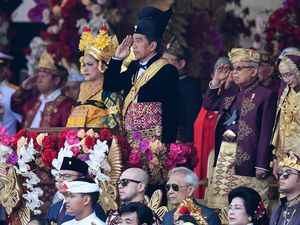 Menang Busana Adat Terbaik, Kaesang hingga Sri Mulyani Dapat Hadiah Sepeda Menang Busana Adat Terbaik, Kaesang hingga Sri Mulyani Dapat Hadiah Sepeda