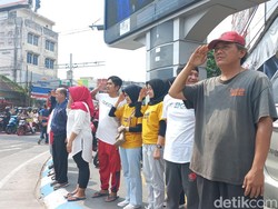 Momen Pengendara di Jambi Berdiri 3 Menit Peringati Detik-detik Proklamasi