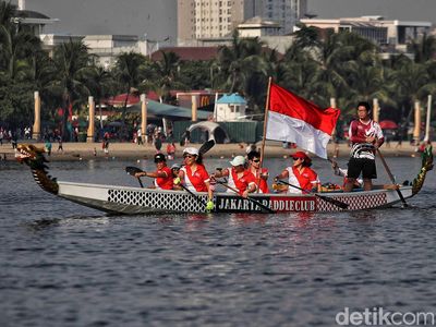 Potret Ratusan Pendayung Rayakan Kemerdekaan di Teluk Jakarta