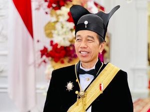 Jokowi Pakai Baju Adat Keraton Surakarta di Upacara HUT Ke-78 RI