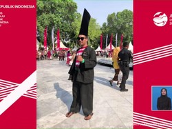 Cerita di Balik Peci Madura Setinggi 50 Cm Bikin Jokowi Tertawa Saat HUT RI