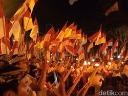 Kirab Obor HUT ke-78 RI, 300 Orang Merahkan Desa Mengwi Badung