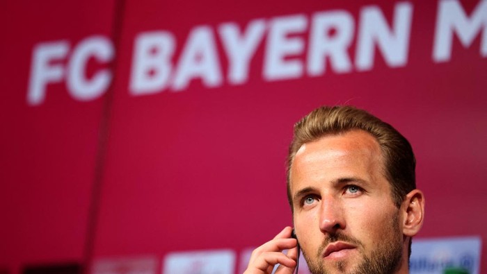 Soccer Football - Bayern Munich present new signing Harry Kane - Allianz Arena, Munich, Germany - August 13, 2023  Bayern Munichs new signing Harry Kane during a press conference  REUTERS/Stringer