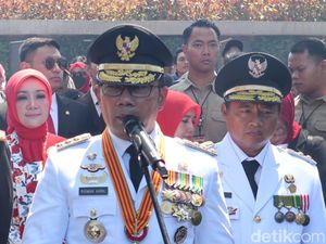 Upacara HUT ke-78 RI, Ridwan Kamil-Uu Ruzhanul Ulum Pamit ke Warga Jabar Upacara HUT ke-78 RI, Ridwan Kamil-Uu Ruzhanul Ulum Pamit ke Warga Jabar